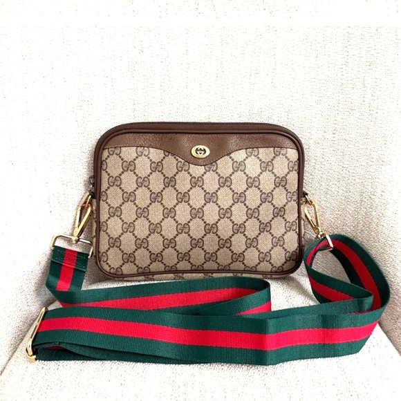 Authentic Gucci brown monogram coated canvas crossbody bag - Picture 1 of 16